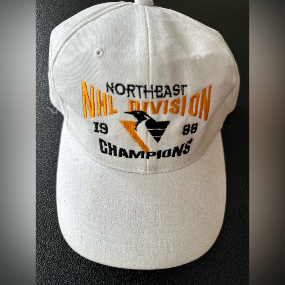 Collector hat starter Pittsburgh Penguin division champs 1988 good condition